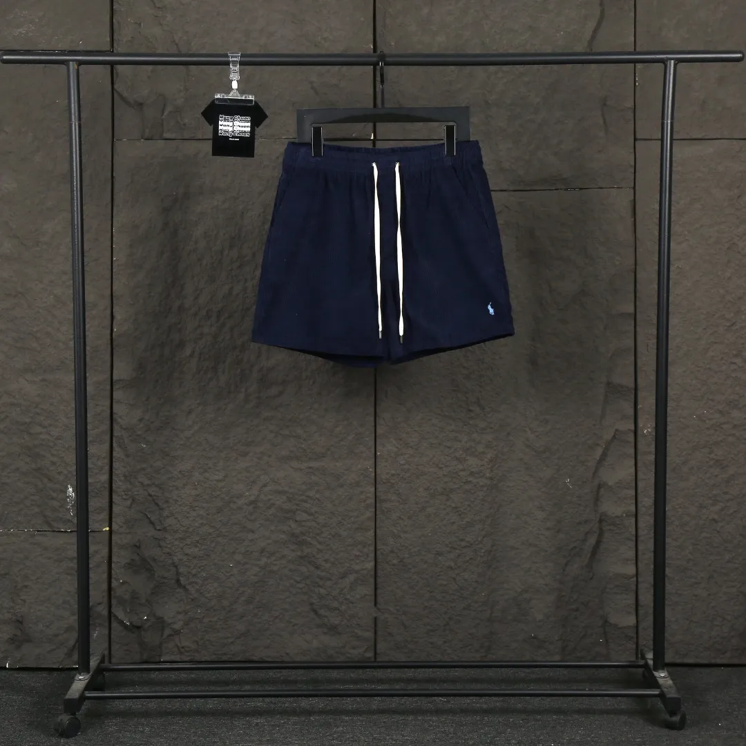 P190 Actual photo [Hot in summer] Style number: 25053# Color: Dark blue/off-white/light pink/coffee size: S to 1.2 Bronze gas eyes Customized brand RL letter pendant clock Green cotton waist rope ✅ - 100% restored workmanship A-line five-point fit Double pockets on the back Double stitched light independent waistband ✅ - RL/corduroy summer shorts Full of loose elastic band style Stiff version super neat Suede texture high-end pull-up matching shirt T-shirt Long-sleeved N-kind style Super feel on the upper body The laziness makes me feel full. The colors are super refreshing and clean. It has a high-quality texture.